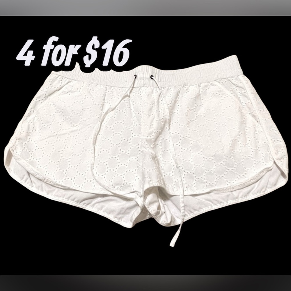SO White Eyelet 3 Pocket Shorts Sz XL NWOT 4/$16